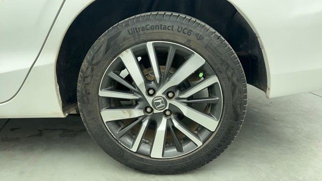 Second-hand 2022 Honda City VX MT for sale in Chennai-19