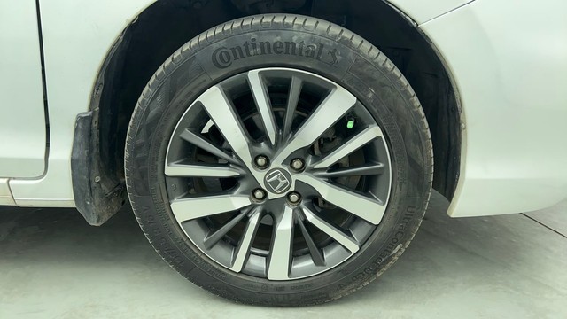 Second-hand 2022 Honda City VX MT for sale in Chennai-17