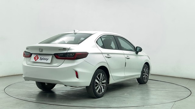 Second-hand 2022 Honda City VX MT for sale in Chennai-3