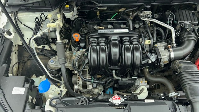 Second-hand 2022 Honda City VX MT for sale in Chennai-36