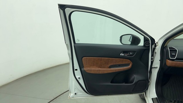 Second-hand 2022 Honda City VX MT for sale in Chennai-25