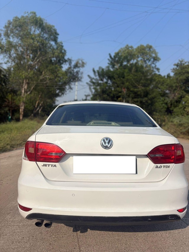 Second-hand 2013 Volkswagen Jetta 2.0L TDI Comfortline for sale in Aurangabad-2