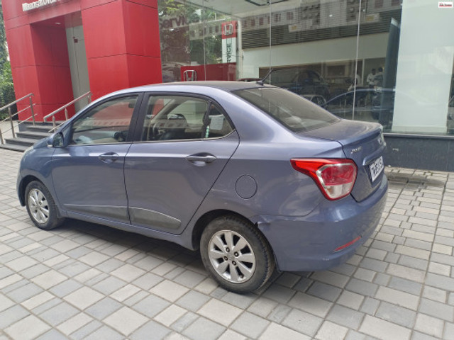Second-hand 2014 Hyundai Xcent 1.1 CRDi SX for sale in Chennai-5