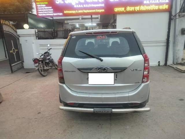 Second-hand 2015 Mahindra XUV500 R W10 FWD for sale in Gorakhpur-1