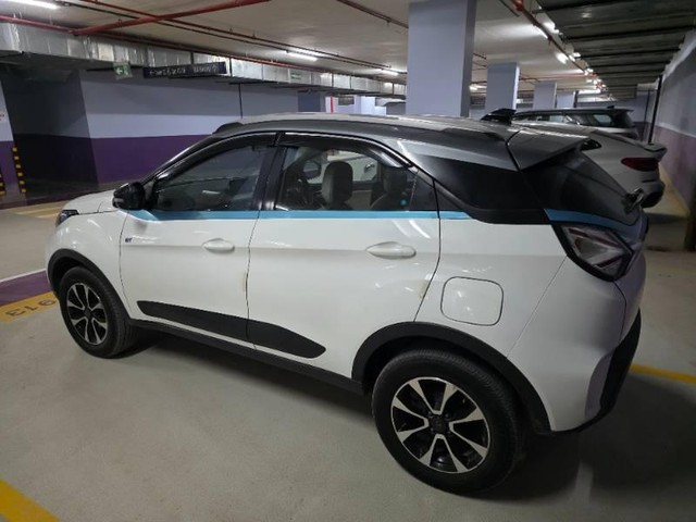 Second-hand 2020 Tata Nexon EV XZ Plus LUX for sale in New Delhi-1