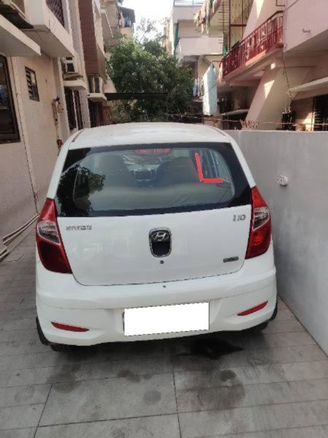 Second-hand 2012 Hyundai i10 Era for sale in Ahmedabad-1