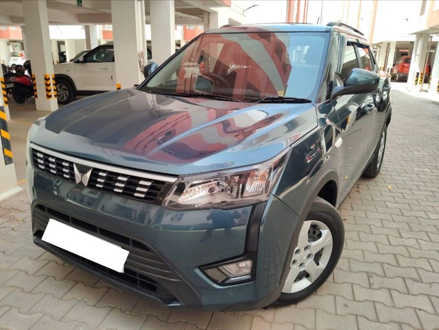 Second-hand 2023 Mahindra XUV300 W6 Diesel for sale in Chennai-3