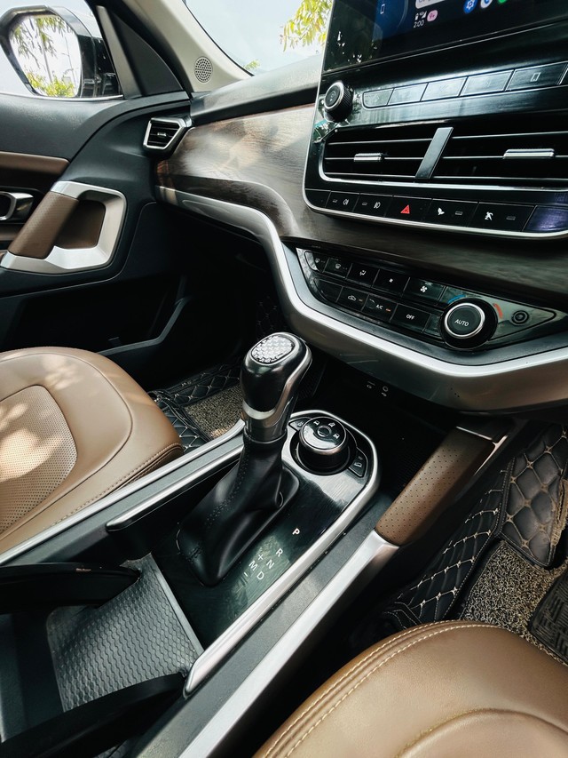 Second-hand 2022 Tata Harrier XZA Plus AT BSVI for sale in Surat-11