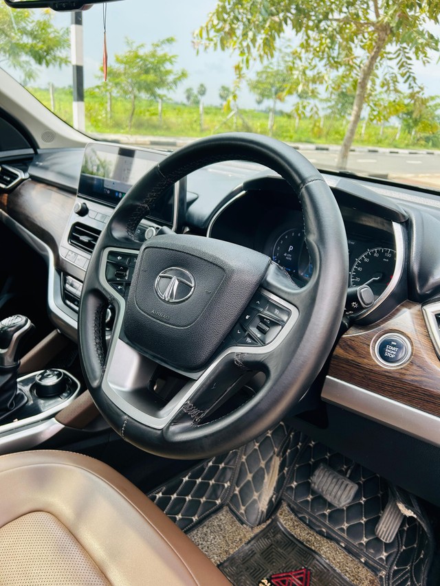 Second-hand 2022 Tata Harrier XZA Plus AT BSVI for sale in Surat-6