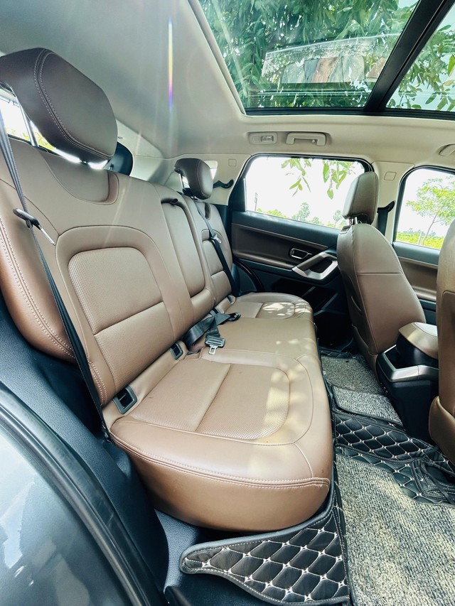 Second-hand 2022 Tata Harrier XZA Plus AT BSVI for sale in Surat-12