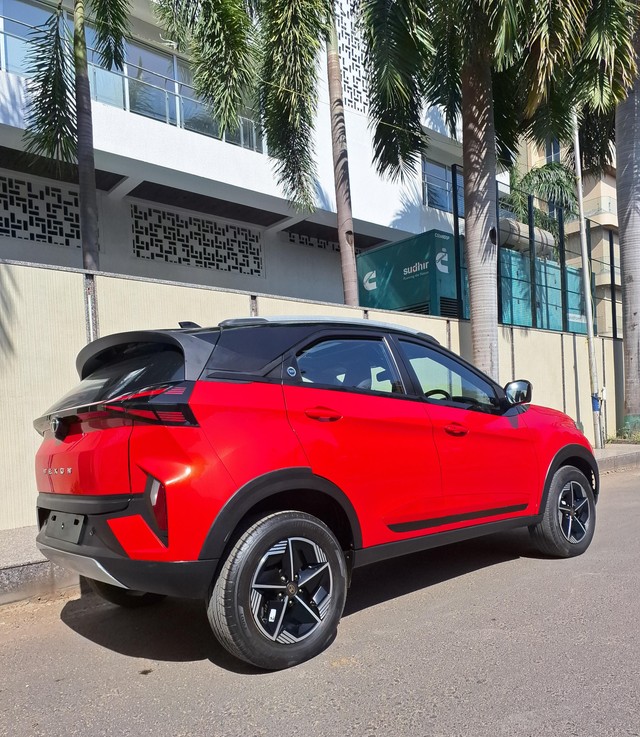 Tata Nexon Fearless Plus S DT Diesel Second-hand 2024 Tata Nexon Fearless Plus S DT Diesel for sale in Surat-2