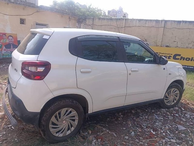 Second-hand 2023 Citroen eC3 Live for sale in New Delhi-2