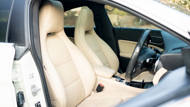 Second-hand 2016 Mercedes-Benz CLA 200 CGI Sport for sale in New Delhi-8