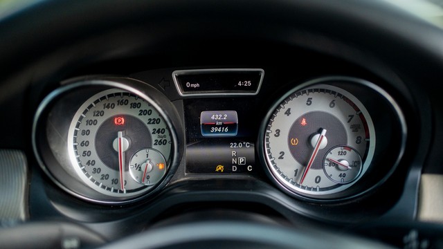 Second-hand 2016 Mercedes-Benz CLA 200 CGI Sport for sale in New Delhi-6