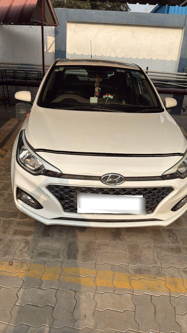 Second-hand 2018 Hyundai i20 Petrol Magna for sale in Bhiwadi-2