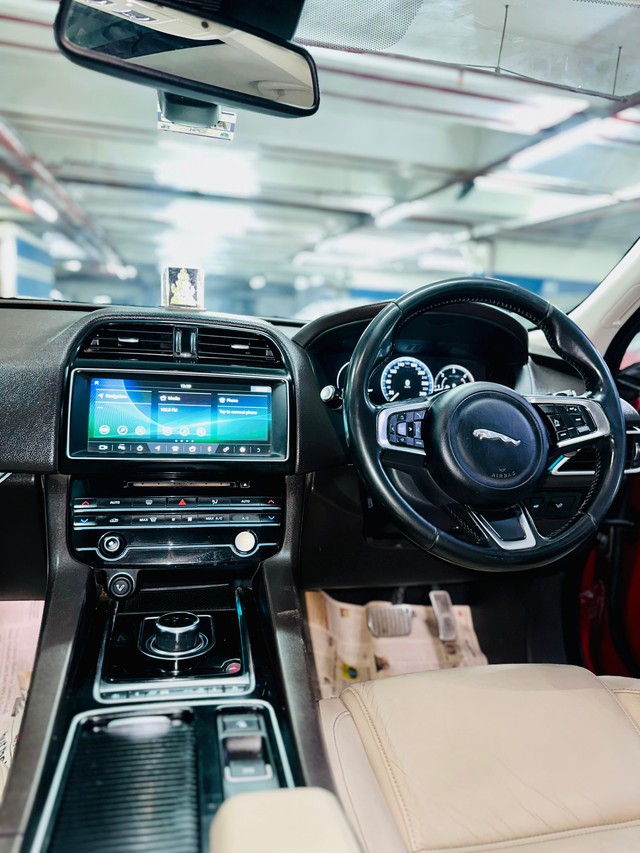 Second-hand 2019 Jaguar F-Pace Prestige 2.0 AWD for sale in Mumbai-10