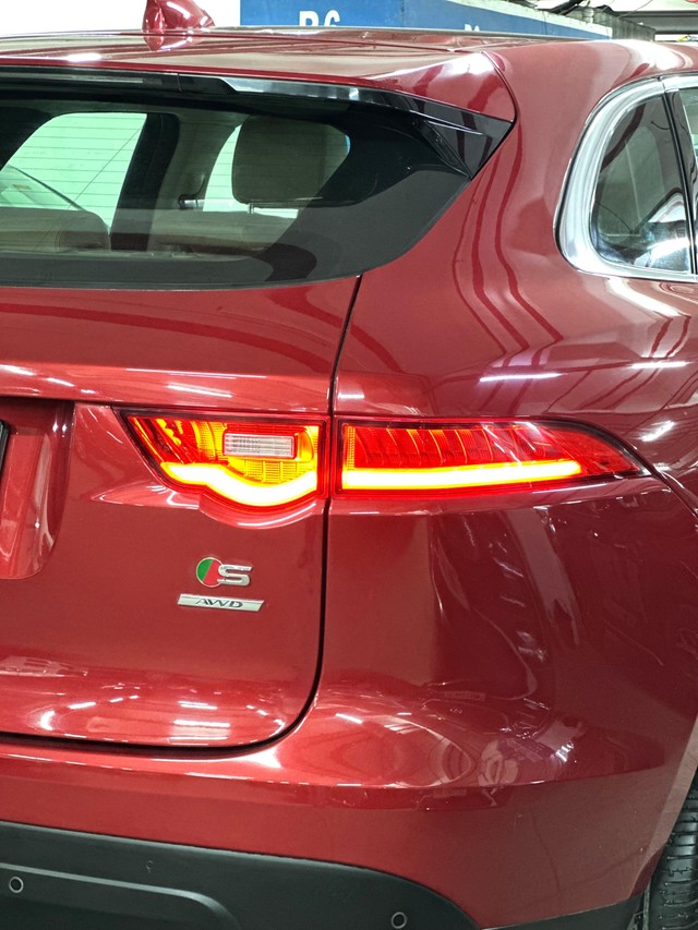 Second-hand 2019 Jaguar F-Pace Prestige 2.0 AWD for sale in Mumbai-8