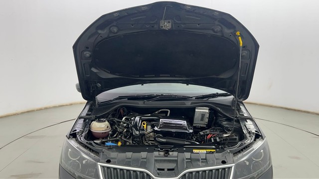 Second-hand 2021 Ford Fiesta Petrol Style for sale in Kolkata-8