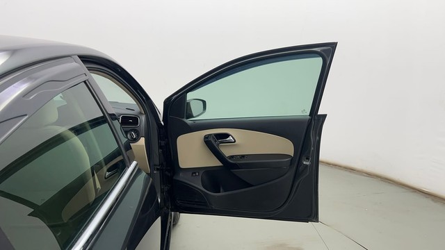 Second-hand 2021 Ford Fiesta Petrol Style for sale in Kolkata-16