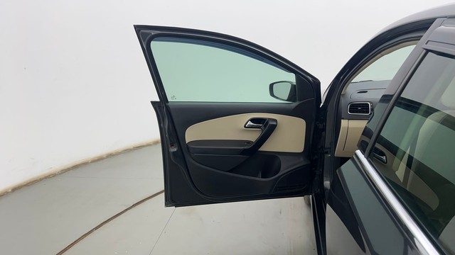 Second-hand 2021 Ford Fiesta Petrol Style for sale in Kolkata-28