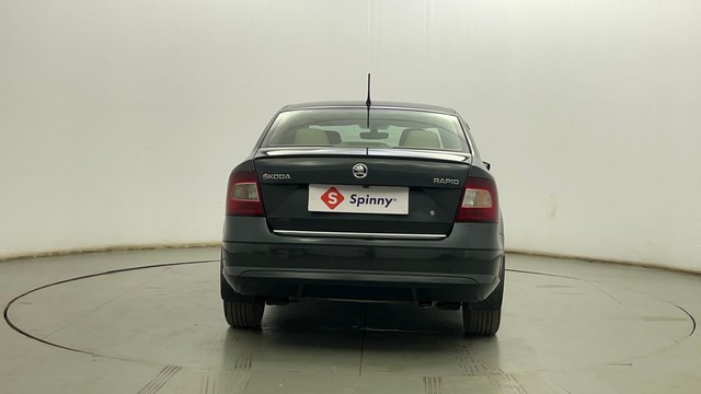 Second-hand 2021 Ford Fiesta Petrol Style for sale in Kolkata-4