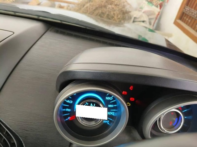 Second-hand 2017 Mahindra XUV500 R W10 FWD for sale in Motihari-5