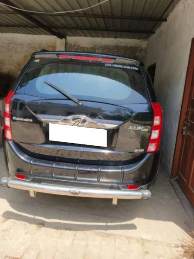 Second-hand 2017 Mahindra XUV500 R W10 FWD for sale in Motihari-1