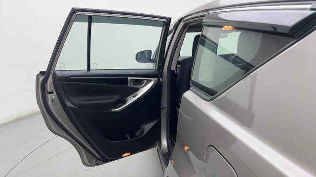 Second-hand 2022 Toyota Innova Crysta 2.7 VX 7 STR for sale in Gurgaon-31