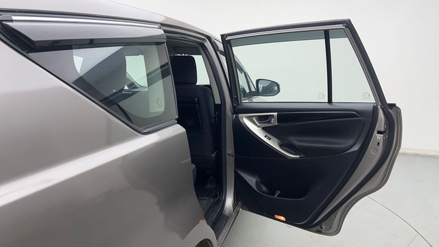 Second-hand 2022 Toyota Innova Crysta 2.7 VX 7 STR for sale in Gurgaon-32