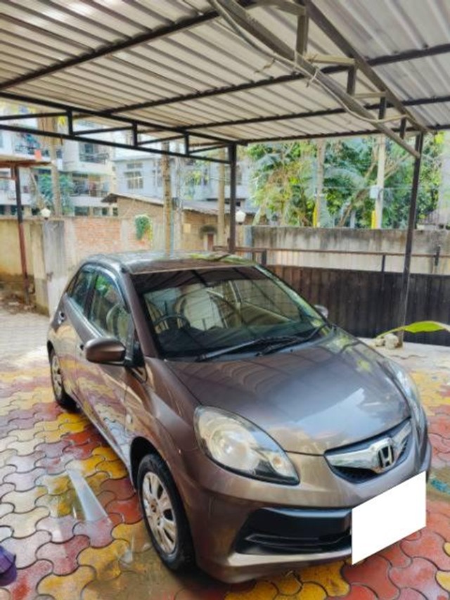 Second-hand 2013 Honda Brio S MT for sale in Kamrup