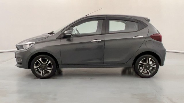 Second-hand 2020 Tata Tiago XZ Plus for sale in Kanpur-6