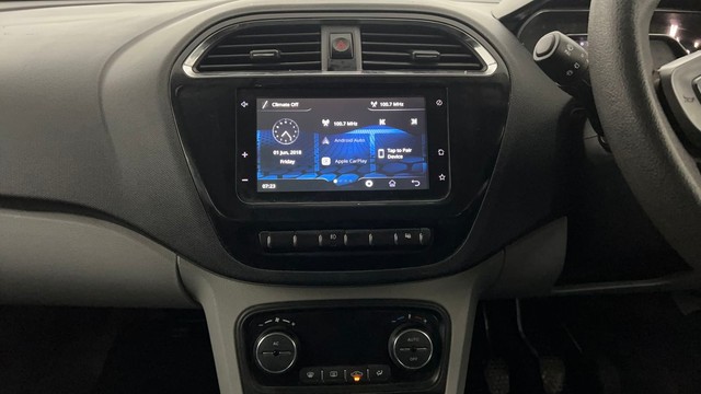 Second-hand 2020 Tata Tiago XZ Plus for sale in Kanpur-24