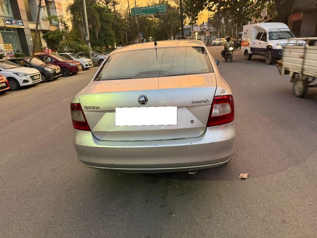 Second-hand 2015 Skoda Rapid 1.5 TDI Active for sale in Moradabad-1