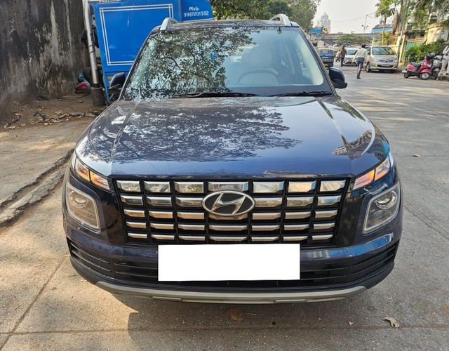 Second-hand 2024 Hyundai Venue S Opt Turbo DCT for sale in Mumbai