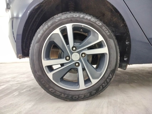 Second-hand 2024 Tata Altroz XZ Plus for sale in Coimbatore-18