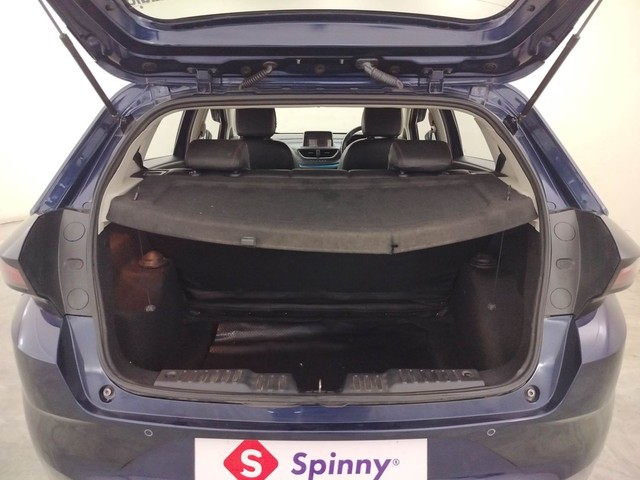 Second-hand 2024 Tata Altroz XZ Plus for sale in Coimbatore-9