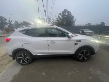 Second-hand 2024 MG ZS EV Exclusive for sale in Khanna
