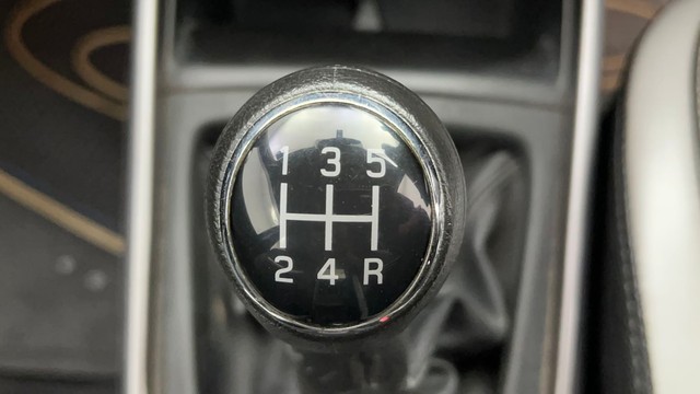 Second-hand 2021 Maruti Baleno Zeta Diesel for sale in Kolkata-12