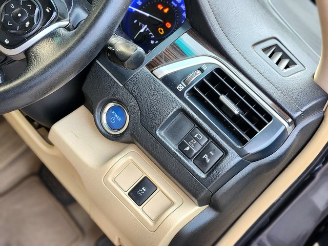 Second-hand 2015 Toyota Camry Hybrid 2.5 for sale in New Delhi-14