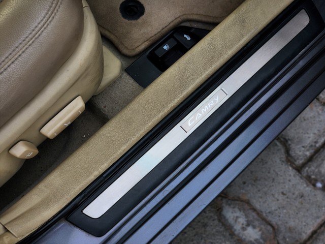 Second-hand 2015 Toyota Camry Hybrid 2.5 for sale in New Delhi-16