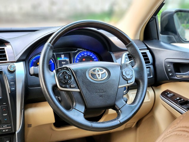 Second-hand 2015 Toyota Camry Hybrid 2.5 for sale in New Delhi-26