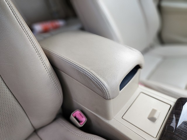 Second-hand 2015 Toyota Camry Hybrid 2.5 for sale in New Delhi-18