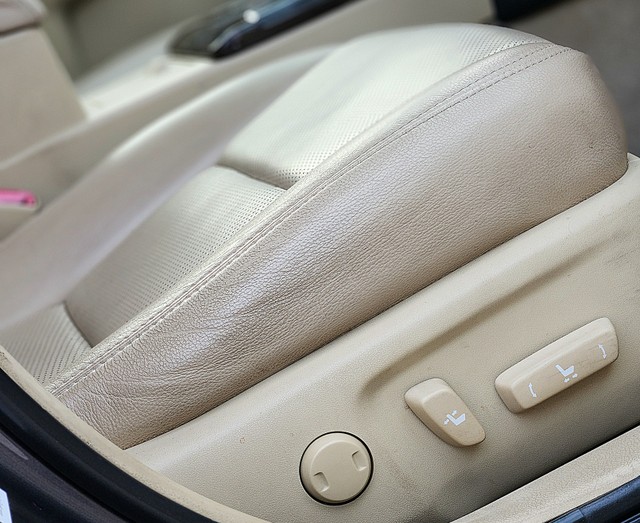 Second-hand 2015 Toyota Camry Hybrid 2.5 for sale in New Delhi-17