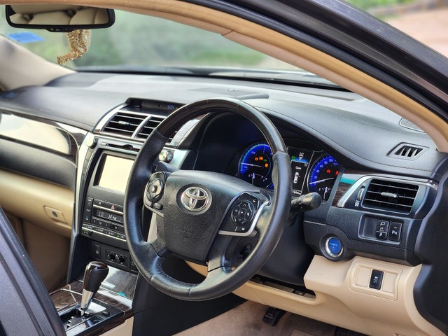 Second-hand 2015 Toyota Camry Hybrid 2.5 for sale in New Delhi-13