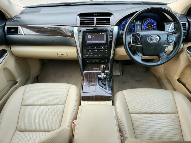 Second-hand 2015 Toyota Camry Hybrid 2.5 for sale in New Delhi-25