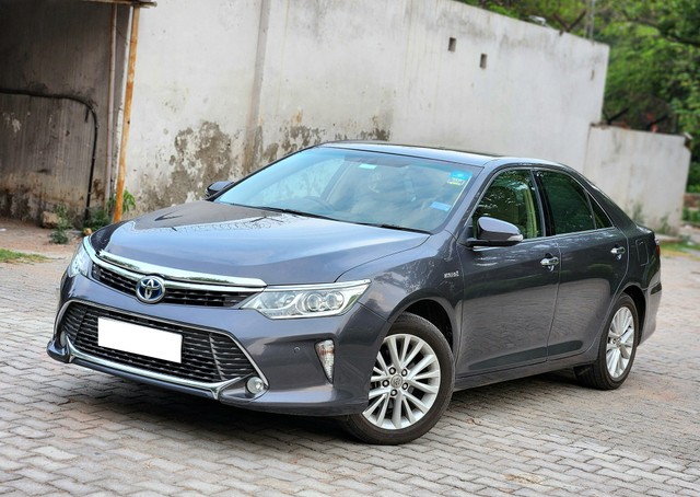 Second-hand 2015 Toyota Camry Hybrid 2.5 for sale in New Delhi-35