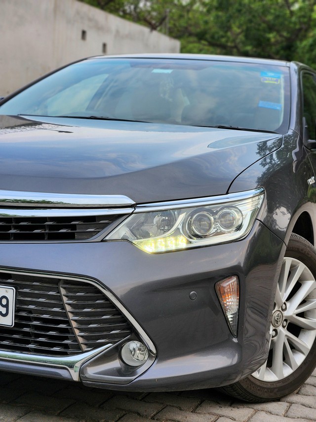 Second-hand 2015 Toyota Camry Hybrid 2.5 for sale in New Delhi-34