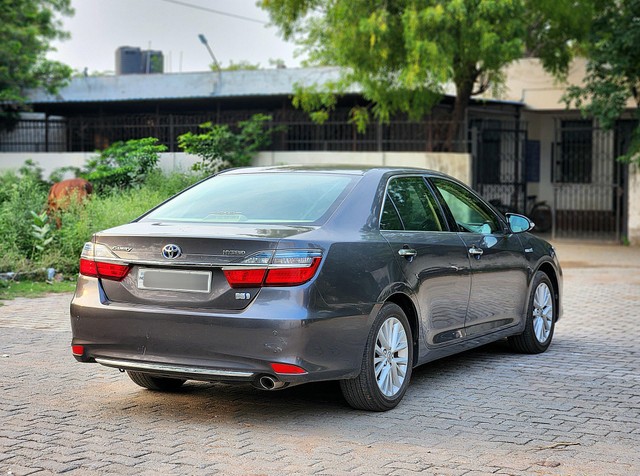 Second-hand 2015 Toyota Camry Hybrid 2.5 for sale in New Delhi-10