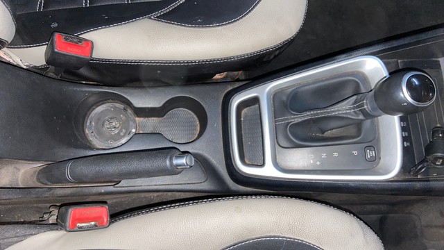 Second-hand 2019 Hyundai Venue SX Plus Turbo DCT BSIV for sale in Surat-13