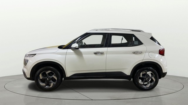 Second-hand 2019 Hyundai Venue SX Plus Turbo DCT BSIV for sale in Surat-5